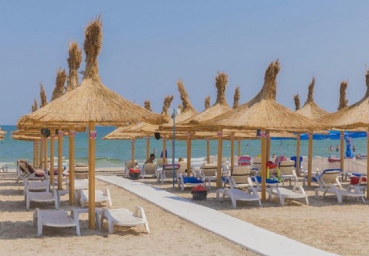 Velier Holiday Apartments Mamaia Exterior photo