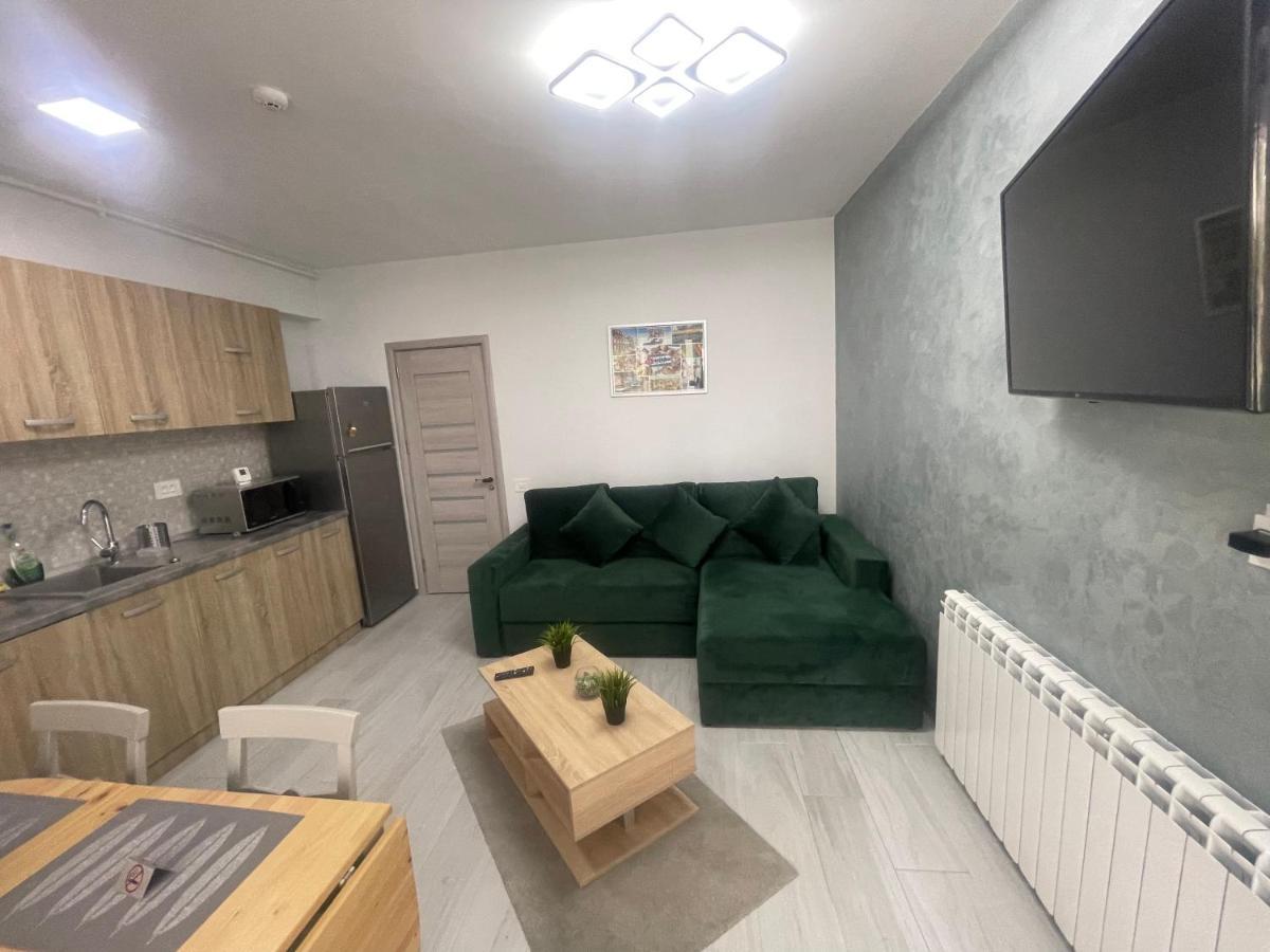 Velier Holiday Apartments Mamaia Exterior photo