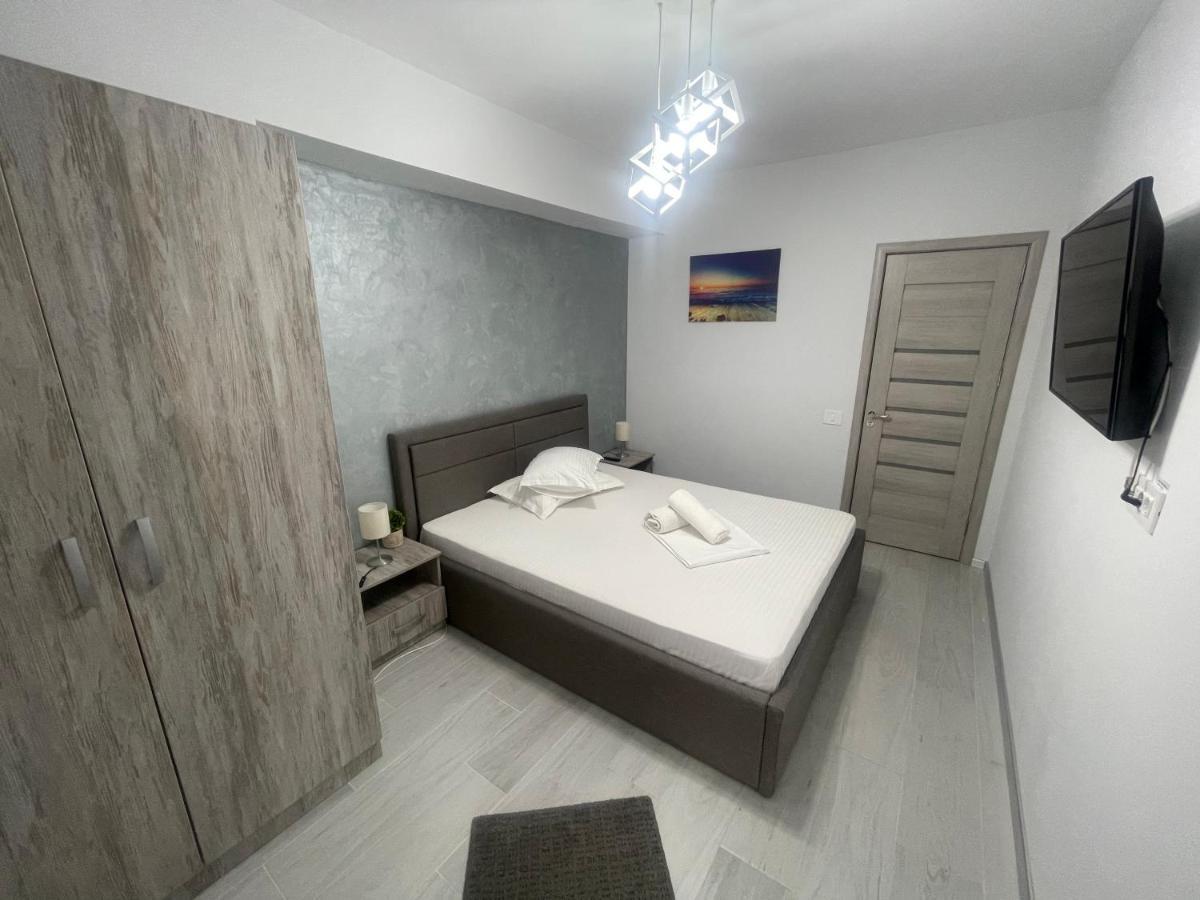 Velier Holiday Apartments Mamaia Exterior photo